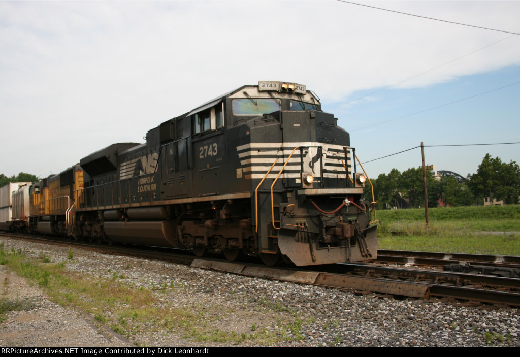 NS 2743